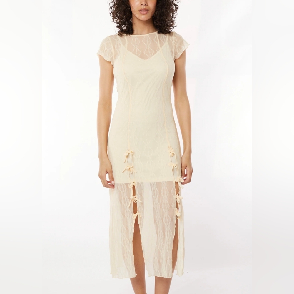 Mariposa Cream Lace Dress By Find Me Now